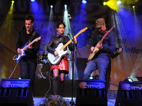 Aydilge... LÜLEBURGAZ'DA ÇEVRECİ KONSER!..