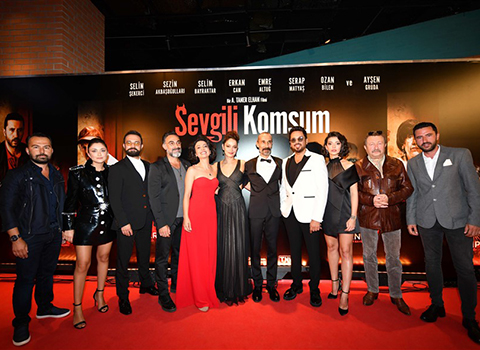 Sevgili Komşum... GALADA KAHKAHA TUFANI!