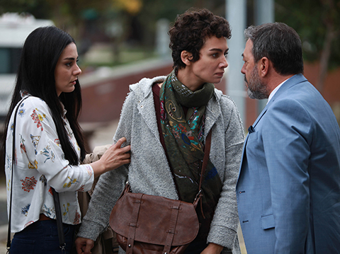 Ağlama Anne... ALEV KIZINI ÇETİN'DEN KORUYABİLECEK Mİ?