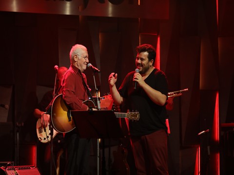 "İlhan Şeşen:Hediyem"... LANSMANDA YILDIZLAR GEÇİDİ!..