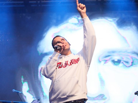 Edis... İSTANBUL'DA CUMHURİYET PERFORMANSI!..