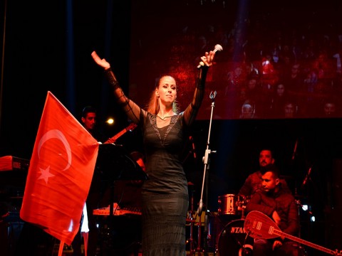 Niran Ünsal... DOĞDUĞU TOPRAKLARDA CUMHURİYET KONSERİ!..