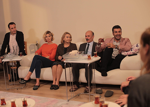 Kalk Gidelim... AİLE MECLİSİ TOPLANIYOR!