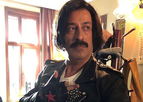 Cem Yılmaz...KILIKTAN KILIĞA!..