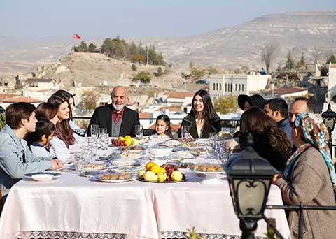 Aşk ve Mavi... EMRAH'SIZ OLMADI, FİNAL YAPIYOR!