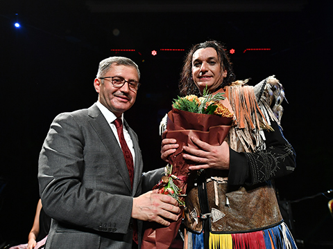 Gökhan Kırdar… 10 YIL SONRA ALBÜM YAPTI; İLK KEZ ÜSKÜDAR’DA SÖYLEDİ