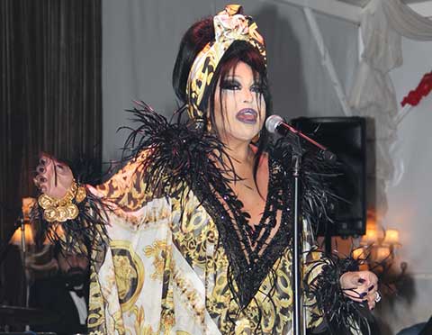 Bülent Ersoy...YAŞLANMA MODASINA DİVA TARZI CEVAP!