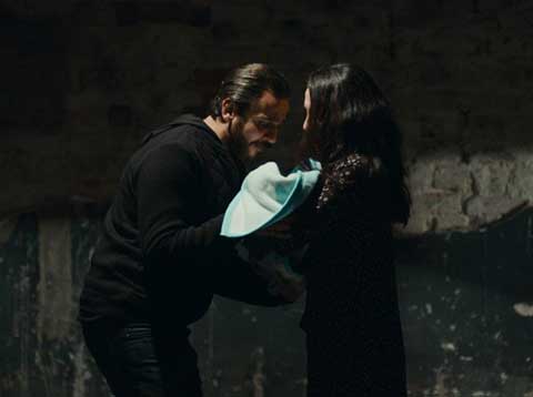 Çukur...YAMAÇ, ÇUKUR SOKAKLARINDA!