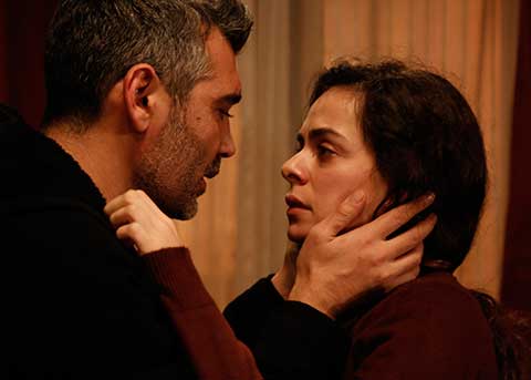 Kadın... BAHAR ARİF'İ GÖRÜNCE ŞOK GEÇİRİR!