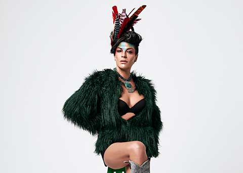 Aslızen... KADINA ŞİDDETE HAYIR POZU!