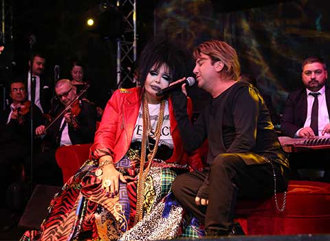 Bülent Ersoy... 'ALLAHIM NERDEN YOLLADI BUNU KARŞIMA BENİM?'