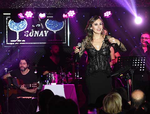 Funda Arar... ARABESK’E DEVAM!