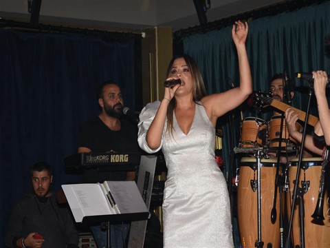 Reyhan Karaca... HEM SÖYLEDİ HEM SÖYLETTİ!..