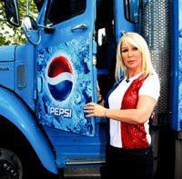 Seda Sayan... PEPSİ REKLAMI İÇİN TIR ŞÖFÖRÜ OLDU!