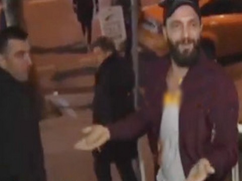 Berkay... GAZETECİLERE KÜFREDERKEN GÖRÜNTÜLENDİ!..