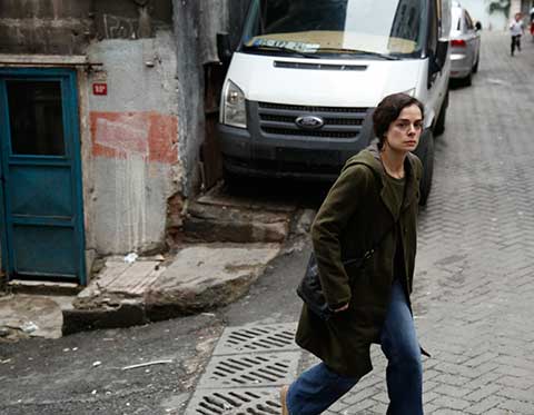 Kadın... BAHAR'I BEKLEYEN KÖTÜ SÜRPRİZ!