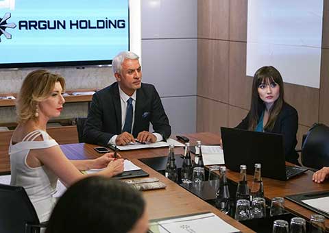 Yasak Elma... ZEYNEP İŞE DÖNÜŞ YAPAR!