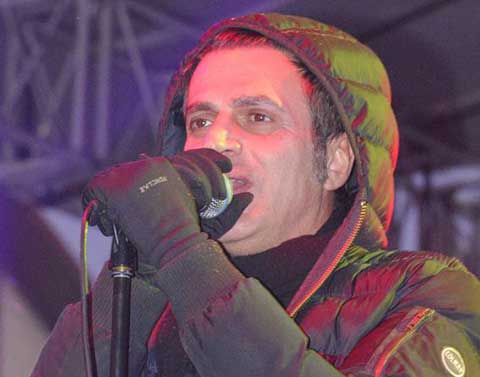 Teoman... 2400 RAKIMDA ZOR KONSER!