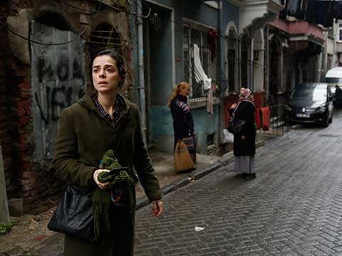 Kadın... BAHAR'IN ZOR GÜNLERİ!