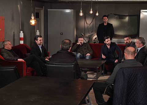 Eşkiya Dünyaya Hükümdar Olmaz... SULAR DURULMUYOR!