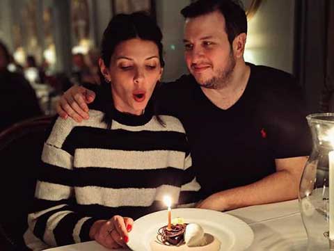 Şahan Gökbakar... EVLİLİK YILDÖNÜMÜNÜ ESKİ DİLLE KUTLADI!..