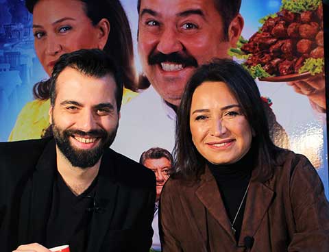 Demet Akbağ...'SURAT ASMAK İÇİN HAYAT KISA!'