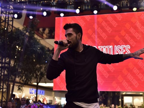 İdo Tatlıses... İMZA GÜNÜNDE İZDİHAM YARATTI!..