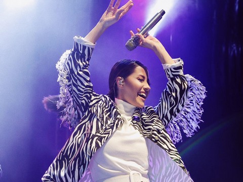 Derya Uluğ... ÇANAKKALE'Yİ ISITTI!..