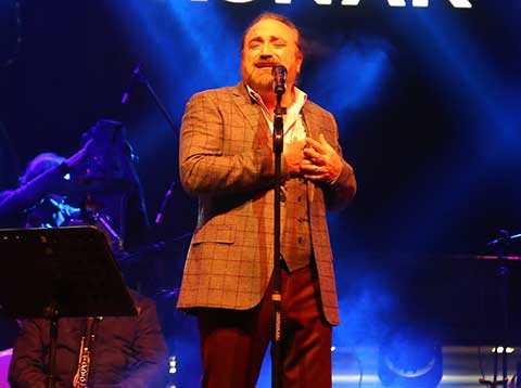 Volkan Konak... DONDURUCU SOĞUKTA ATATÜRK ATEŞİ!