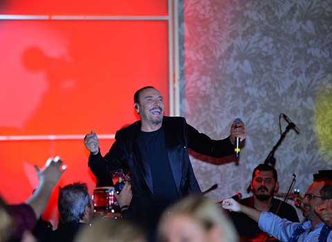 Cenk Eren... AFYON'DA YENİ YIL COŞKUSU!