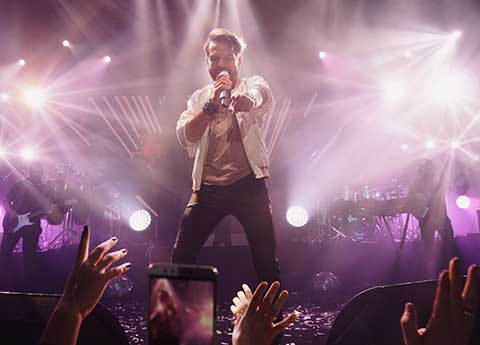 Kenan Doğulu... 2019'U ANTALYALILARLA KARŞILADI!