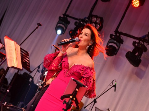 Yonca Lodi... YENİ YILA YENİ ALBÜMÜYLE GİRDİ!..