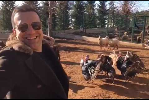 Berdan Mardini... HİNDİLERE YENİ YIL KONSERİ!