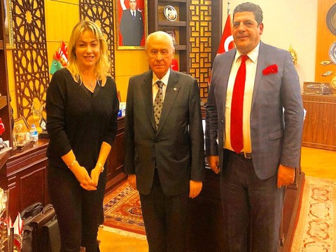 Yeliz Yeşilmen Akbaş... PHOTOSHOPTAN DEVLET BAHÇELİ'DE NASİBİNİ ALDI!..