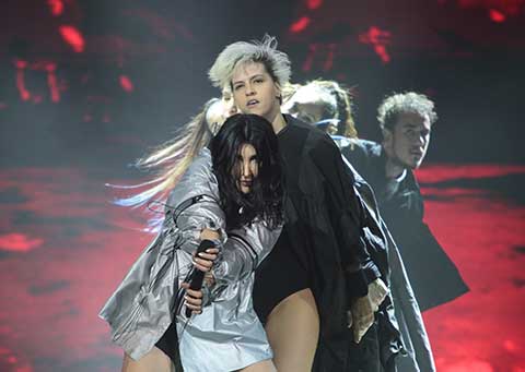 Hande Yener... 'KONSERLERİME ARTIK BULUŞMA DİYORUM!'