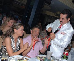 İbrahim Tatlıses... NİŞAN YÜZÜKLERİNİ TAKTI!