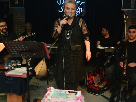 Türkü... 20. SANAT YILINI SAHNEDE KUTLADI!..