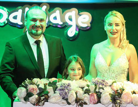 Hakan Aysev... ALTINCI NİKAHTA MUTLULUĞU YAKALADI!