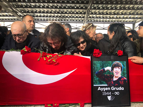 Ayşen Gruda... SON YOLCULUĞUNA UĞURLANDI!