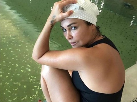 Hülya Avşar... HAVUZ VİDEOSU İLE GENÇ KIZLARA TAŞ ÇIKARTTI!..