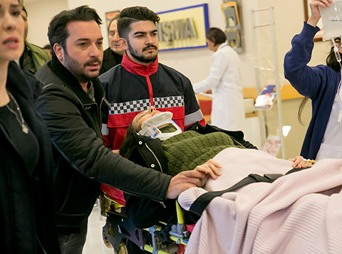 Arka Sokaklar...ENGİN AĞIR YARALI!