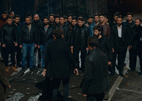 Çukur... KOÇOVALI'LAR MAHALLEYE DÖNDÜ!