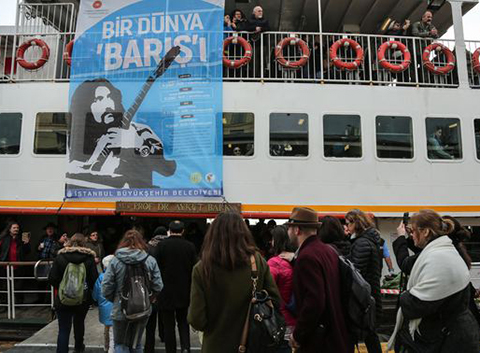 Barış Manço...ÖLÜMÜNÜN 20. YILINDA SEVGİ SELİ!