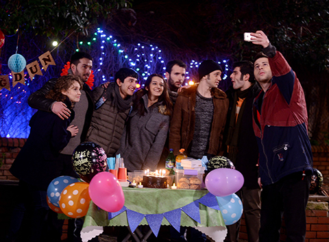 Tek Yürek... DAMARLARI BUZ, YÜREKLERİ ATEŞ!