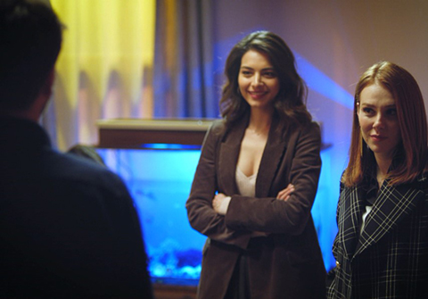 Çarpışma...ZEYNEP VE ASİYE KARŞI KARŞIYA!