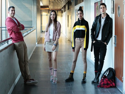 Yengeç... YEPYENİ BİR GENÇLİK FİLMİ !..