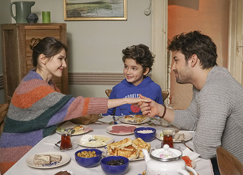 Elimi Bırakma... CENK'iN SAĞLIĞI TEHLİKE ALTINDA!