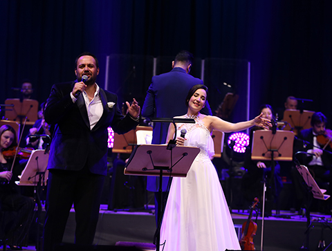 Yolu Sevgiden Geçen Şarkılar... İHANET HABERLERİ KONSERİ GÖLGELEDİ!