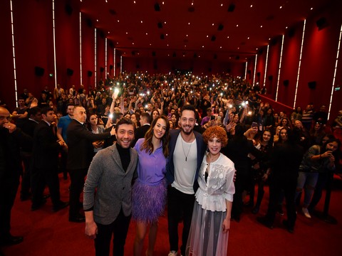 Öldür Beni Sevgilim... İZMİR'DE İZDİHAMA NEDEN OLDU!..