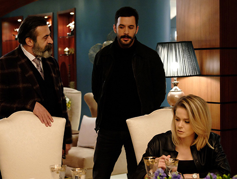 Kuzgun... KUZGUN RIFAT'IN KALESİNE GİRER!